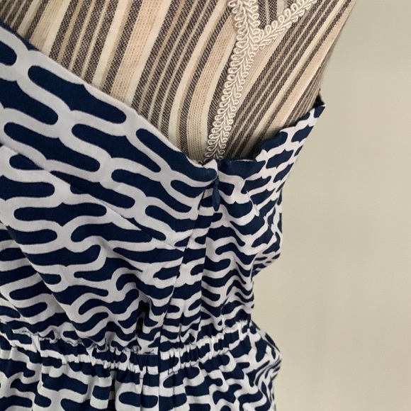 Ellen & Ollie Size 10 One Shoulder Dress - Picture 4 of 10